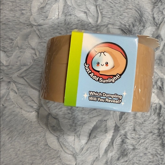 Crazy Fun UV Dumpling Sealed - Picture 2 of 4